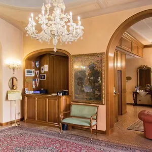 Phi Dei Medaglioni **** Correggio